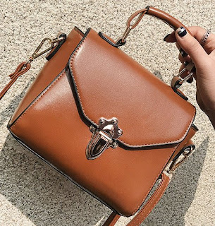 https://www.newchic.com/crossbody-bags-3610/p-1210802.html?rmmds=category?utm_source=Blog&utm_medium=57716&utm_content=2592