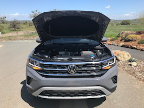 Hood up on 2020 Volkswagen Atlas Cross Sport 2.0T SEL