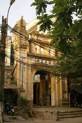 The street have many villages gate of Hanoi