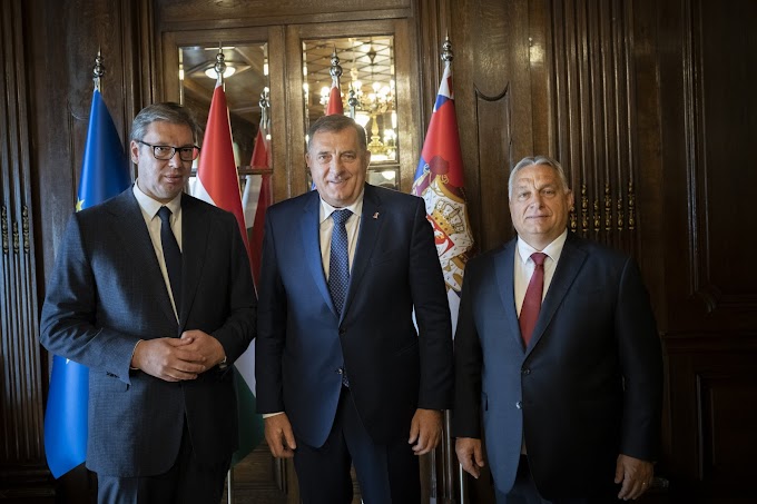 Orbán Viktor szövetségese, a boszniai Szerb Köztársaság vezetője a legmagasabb rangú állami kitüntetést adta Putyinnak