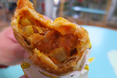 Tanglin Crispy Curry Puff Original (东陵酥皮咖喱角正宗老店), chicken potato puff