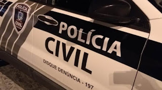 Policiais Civis conduzem suspeitos de cometer roubo à Delegacia de Pombal nessa quinta-feira