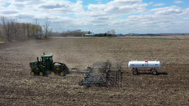 Minnesota crop news farmer agriculture corn soybean fertilizer