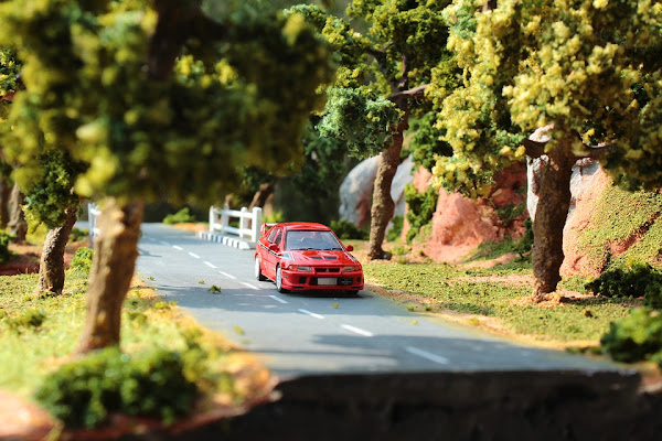 Image: Model car on a road, by Lance Müller on Pixabay