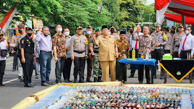 Gelar Pasukan Operasi Lilin 2022, Polres Blitar Kota Musnahkan Barang Bukti