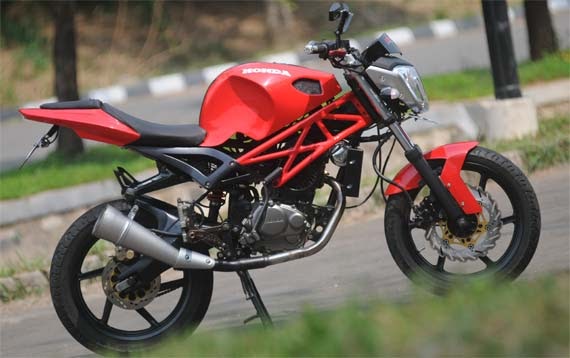 Honda Megapro Modifikasi ala Ducati Monster