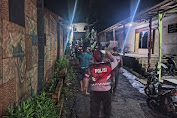 Polisi Sita Miras dalam Razia Eks Lokalisasi Situbondo