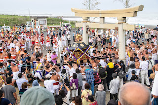 玉前神社 上総十二社祭り 鳥居くぐり