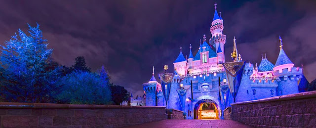 Trotamundo Viagens: Disneyland After Dark