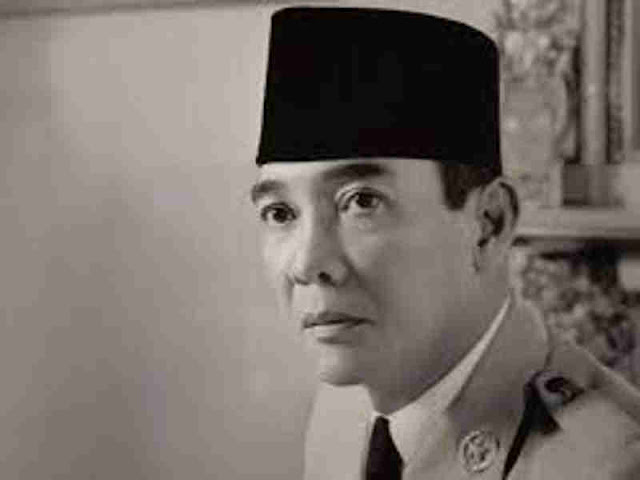 Bung Karno, Lukisan Pahlawan, dan Lukisan Wanita