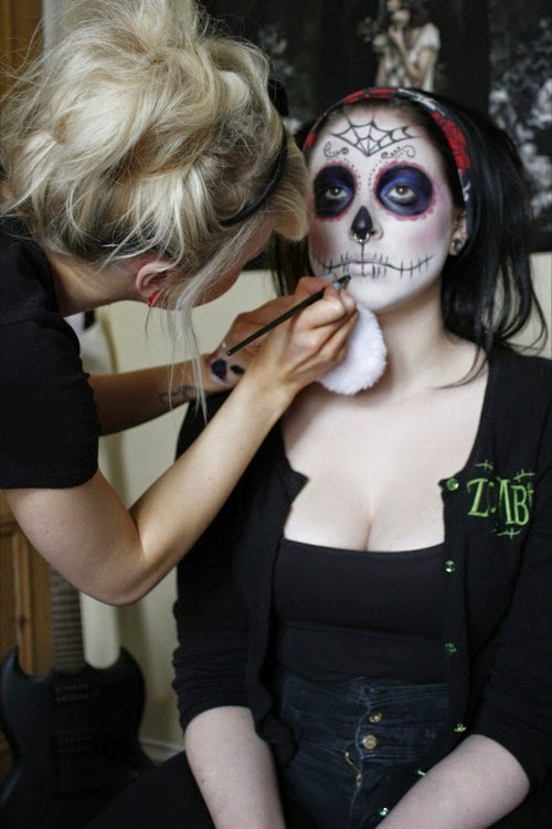 http://youlikeitmy.blogspot.com/2014/09/halloween-look-sugar-skull-makeup-for.html