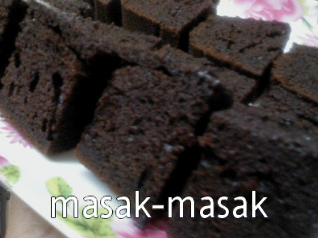 MASAK-MASAK BERSAMA ZATTY: KEK COKLAT MUDAH