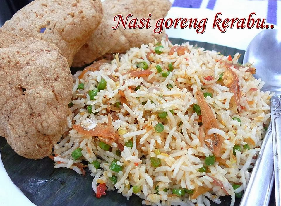 Ibu Sham Nasi goreng kerabu.. with recipe..