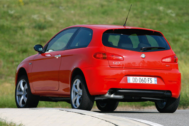 2009-Alfa-Romeo-147-Exterior-back