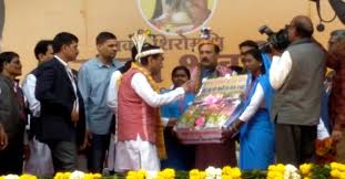 शबरी जयंती पर डिंडौरी पहुंचे मुख्यमंत्री कमलनाथ। के लिए इमेज नतीजे
