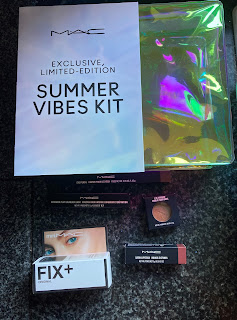Packaging and items in the Summer Vibes Kit