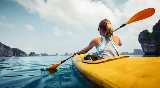 Safety rules when traveling in a kayak