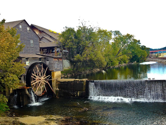 water wheel, gatlinburg