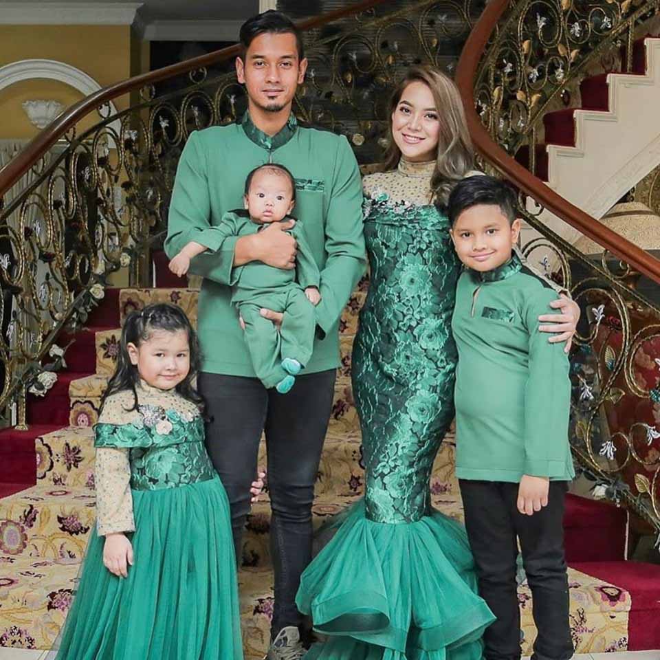 25 Baju Raya Sedondon Selebriti Malaysia Sempena Hari Raya 