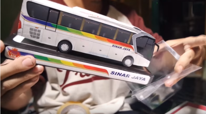 Cara Membuat Miniatur Bus Dari  Kardus  Unik Membuat Miniatur