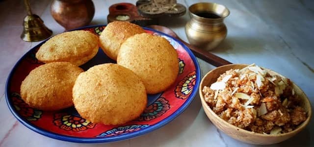 हलू-पुरी - कुमाऊँनी कविता, halwa-puri khao kumaoni kavita, halwa puri is popular kumaoni dish