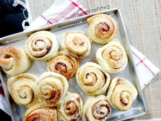 Swedish Cinnamon Rolls (Kanelbullar) || homefoodstory.blogspot.com