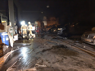 Incendio en un taller de coches en el polígono industrial Beurko Viejo