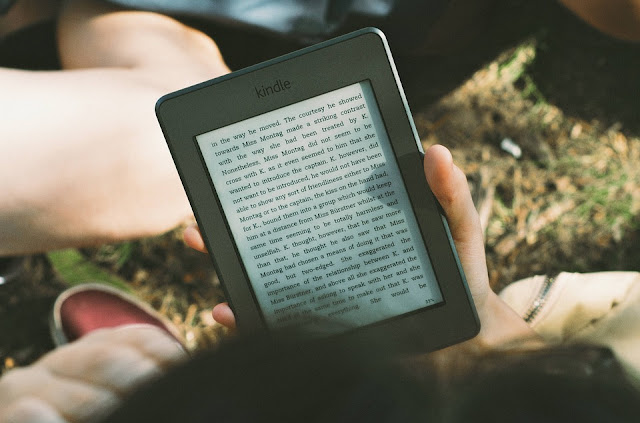 Image: Amazon Kindle ereader, by Free-Photos on Pixabay