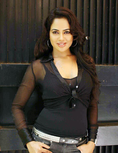 Most Popular Celebrity Sameera Reddy:Biography, filmography, acting career, photoshoots