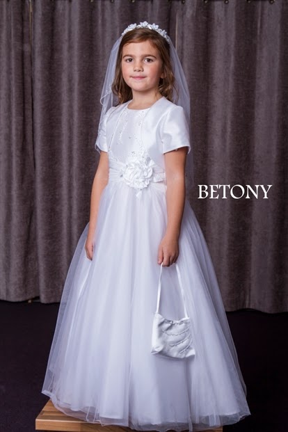 http://www.firstholycommunionday.co.uk/celebrations-first-communion-dresses-35-c.asp