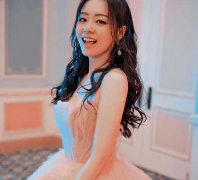 The revelation of the well-known Chinese singer deliberately infecting herself with the corona virus, gave such a reason that there was an uproar.