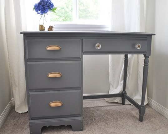 Desk-Makeover-Grey-and-Gold-Accents-With-the-Homeright-Sprayer-6-2