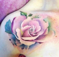 40 tatuagens na cor rosa para sua inspiração!