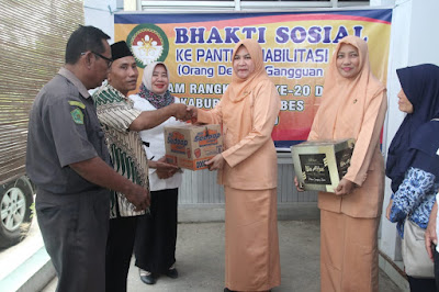 http://www.topfm951.net/2019/11/dwp-brebes-bakti-sosial.html#more