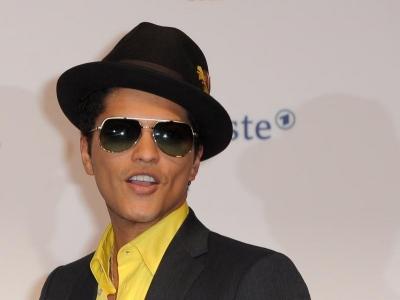 bruno mars 2011. BrunO Mars Feat.