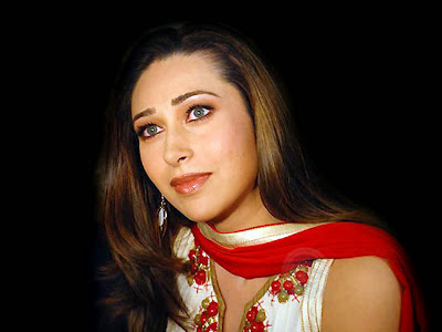 Karishma Kapoor HD Wallpaper Free Download