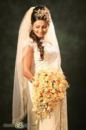 sri lankan women in saree. Wedding - Sri Lankan Bridal