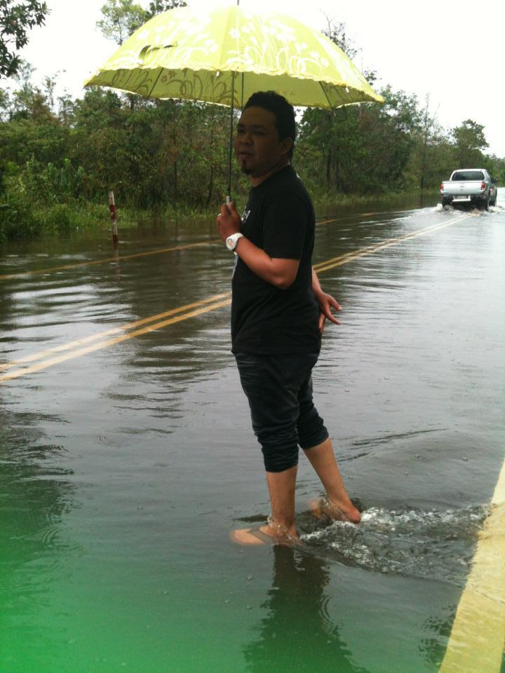 Gambar terbaru banjir di Jalan Kampung Ibok, Kemaman ~ I 