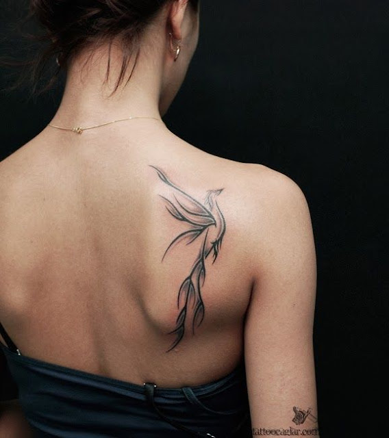 46 tatuagens femininas de diversos estilos e posições para inspirar vocês