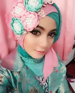 Tutorial Make Up Hijab Wisuda