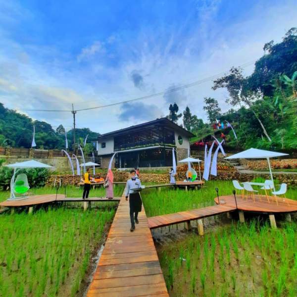 Kopi Tubing Cafe & Resto Bogor: Harga Menu | Suasana & Rute