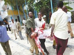 Öngyilkos merénylet Szomáliában a kormányfő hivatala előtt