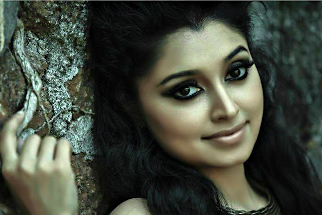 South Indian Actress Sija Rose Cute Closeup Photoshoot