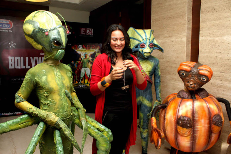 Sonakshi Sinha Promotes Joker with Aliens Movie images sexy stills