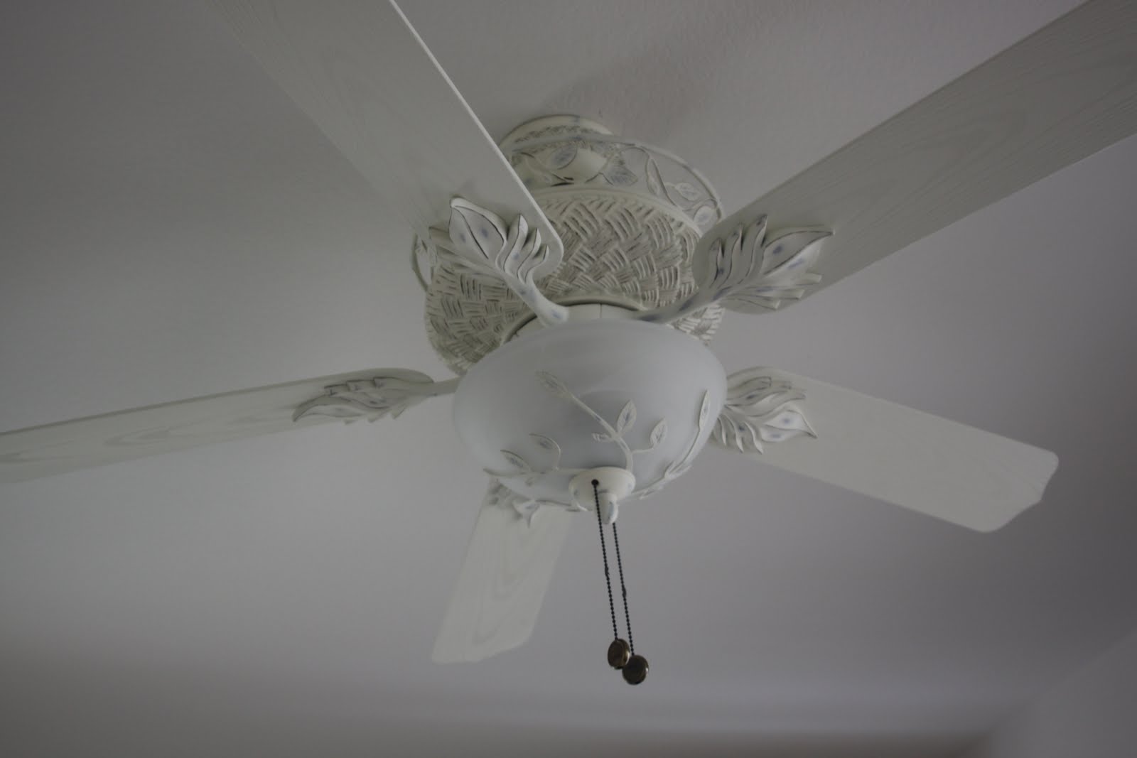 Casa Vieja Courtyard Chic ceiling fan in rubbed white