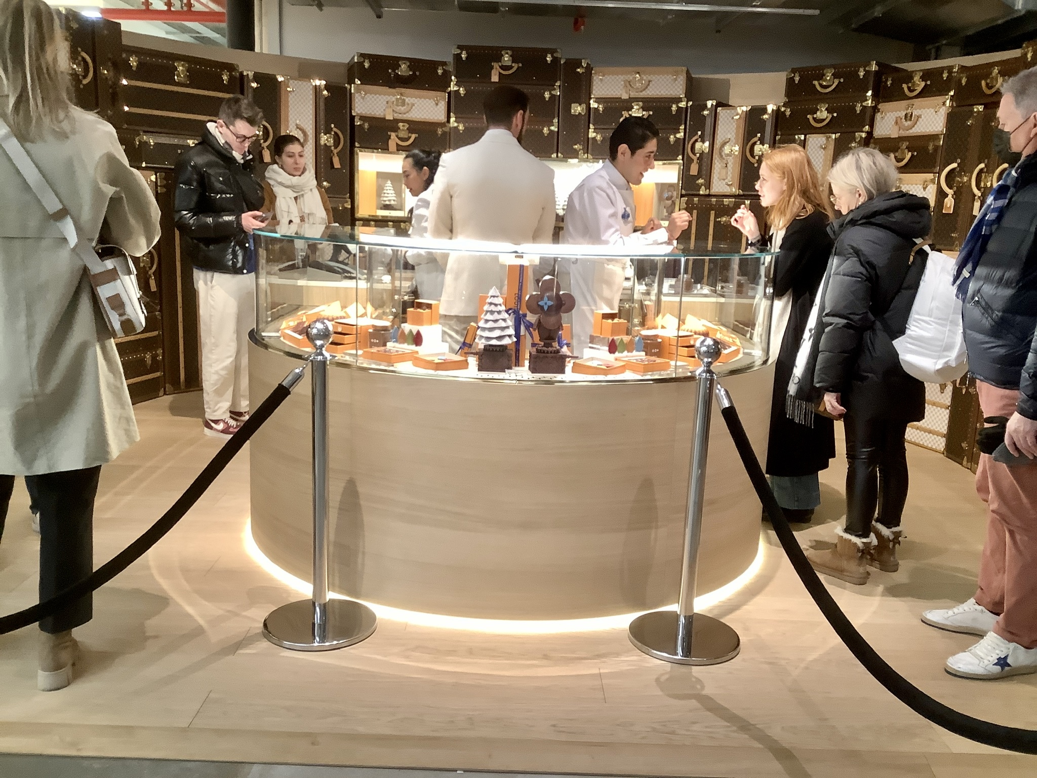 LV Dream - the latest café and chocolate store by Maxime Frédéric at Louis  Vuitton is open! 