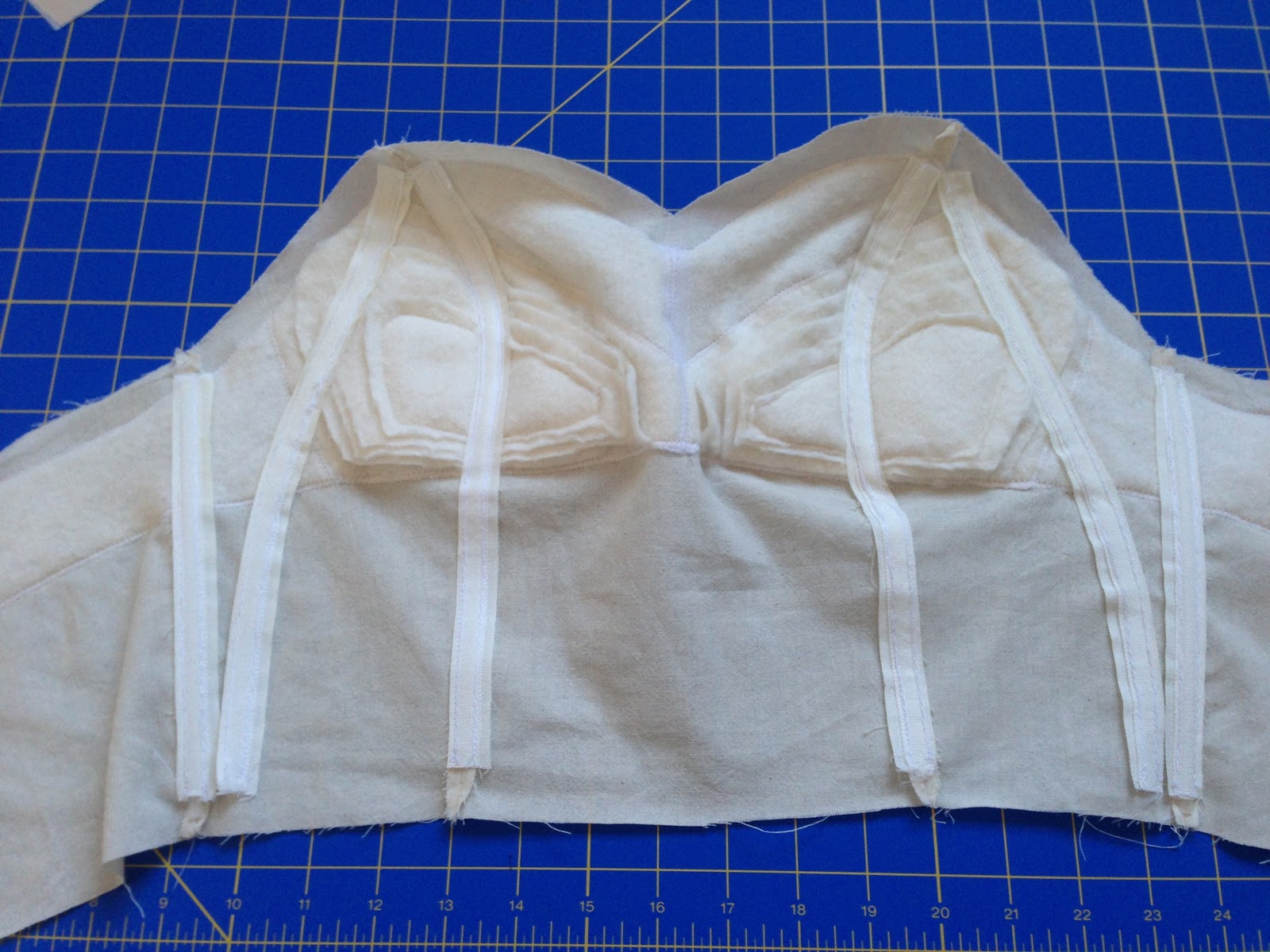 Help with boning on bodice? (See comments for description of problem) :  r/sewing