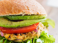 SPICY CHICKPEA VEGGIE BURGERS (VEGAN, GLUTEN-FREE)