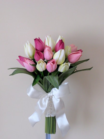 pink white tulips bouquet