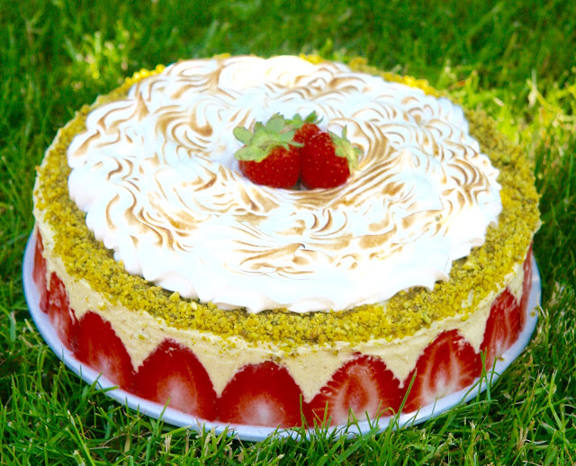 alt="fraisier pistache"